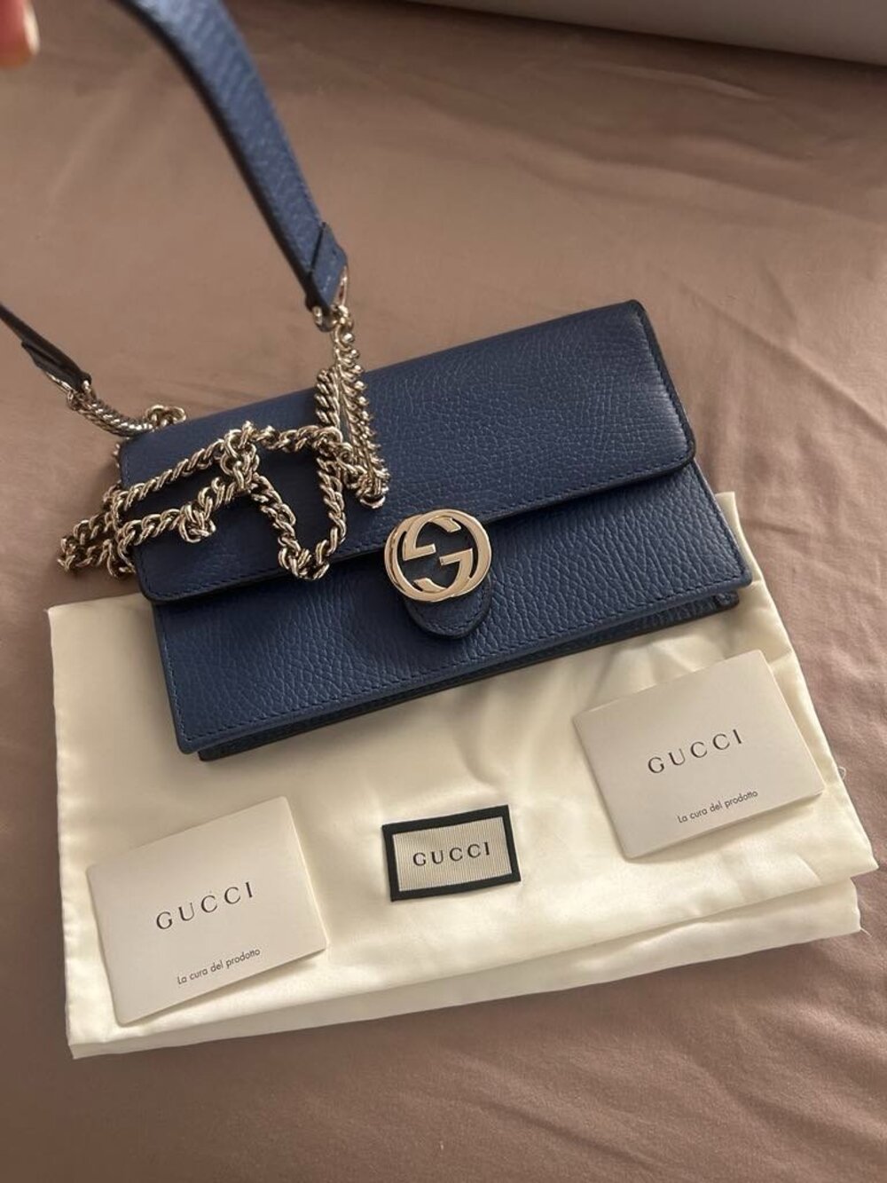 GUCCI AUTHENTIC INTERLOCKING MINI WALLET BAG - Picture 2 of 8